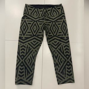 Lulu lemon green style mid calf leggings